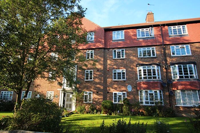 2 Bedroom Flat To Rent In Bushey Road, Raynes Park, SW20