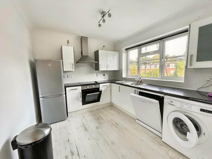 2 Bedroom Apartment To Rent In West Cliff, Bournemouth, BH4