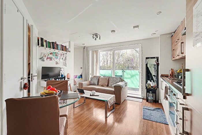 1 Bedroom Flat To Rent In Portia Way, London, E3