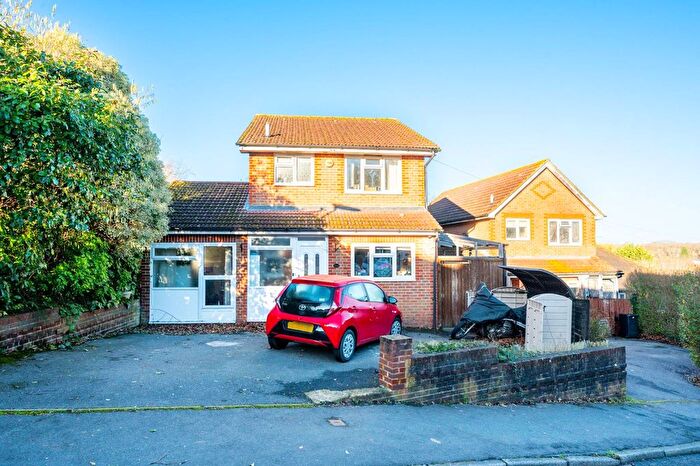 4 Bedroom Detached House For Sale In Beechwood Road, Knaphill, Woking, GU21