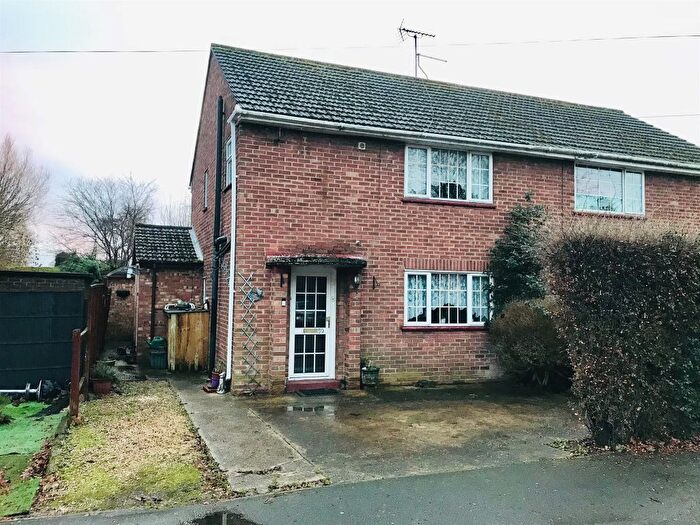 3 Bedroom Semi Detached House For Sale In Edinburgh Drive, Spalding, PE11