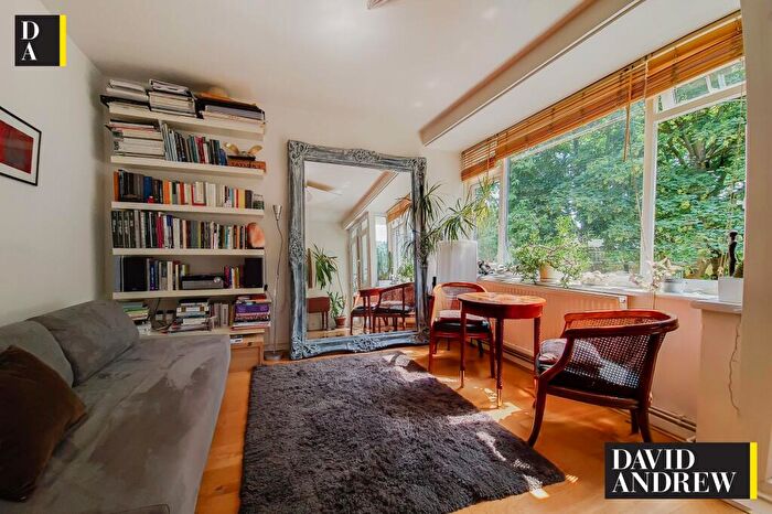 1 Bedroom Flat For Sale In Highbury New Park, London, N5