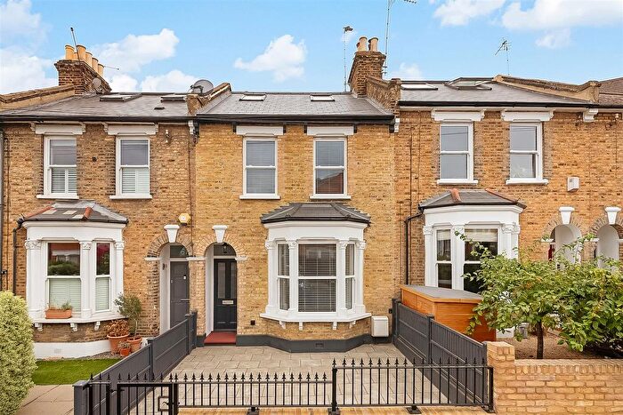 4 Bedroom Property For Sale In Dunstans Road, London, SE22