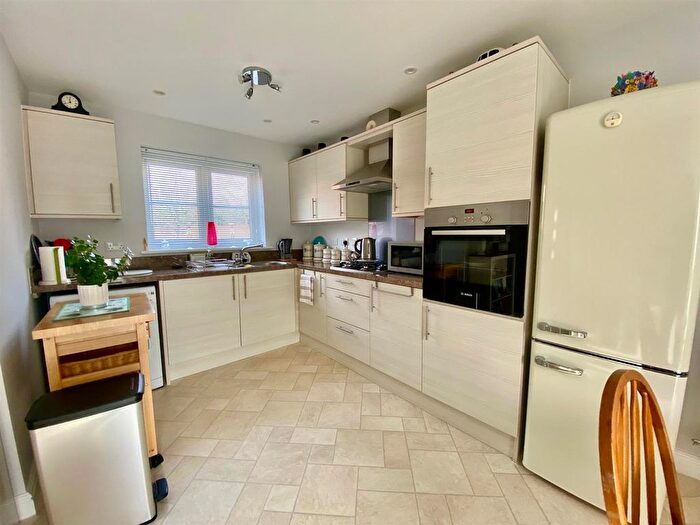 3 Bedroom Semi Detached House For Sale In Davis Place, Peterborough, PE7