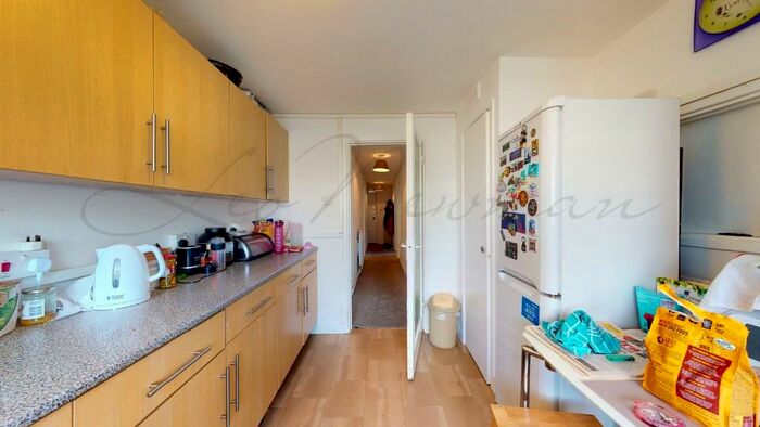 2 Bedroom Flat To Rent In Commerce Road, London, N22