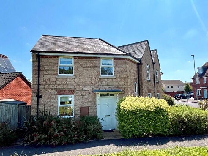 3 Bedroom Semi-Detached House To Rent In Collett Road, Norton Fitzwarren, Taunton, TA2