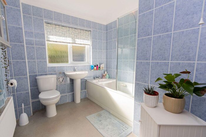 3 Bedroom Detached House For Sale In Conghurst Lane, Hawkhurst, Cranbrook, TN18