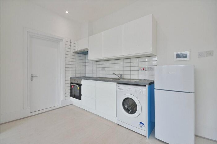 1 Bedroom Flat To Rent In Gainsborough Road, Woodside Park, N12