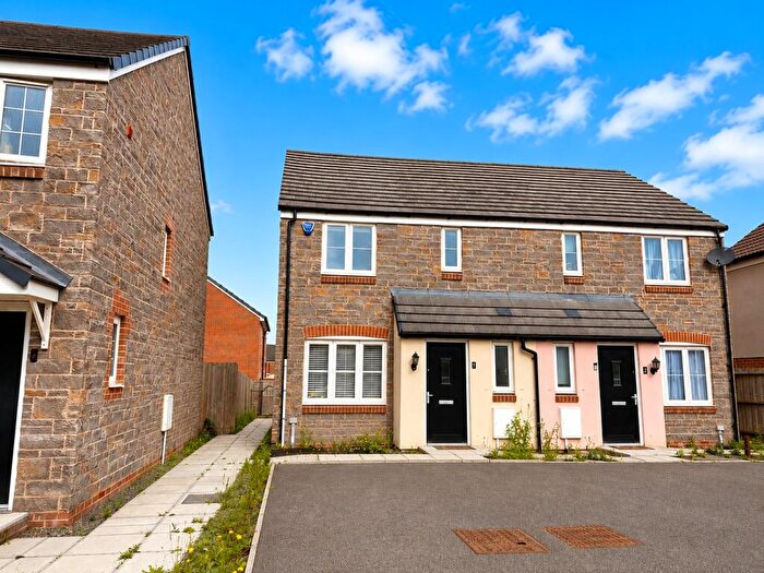 3 Bedroom Semi-Detached House For Sale In Aubretia Road, Emersons Green, Bristol, BS16