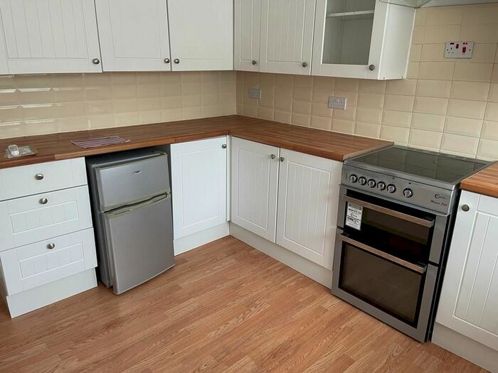 2 Bedroom Maisonette To Rent In The Hive, Northfleet, Gravesend, DA11