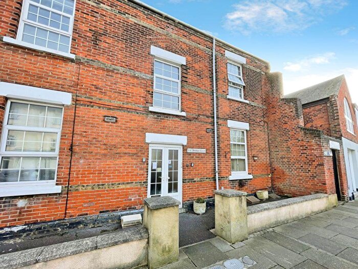 1 Bedroom Flat For Sale In Wellington Road, Harwich, CO12