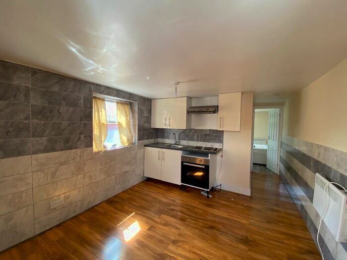1 Bedroom Flat To Rent In Barley Lane, Romford, RM6