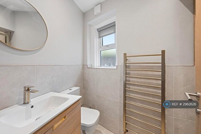 2 Bedroom Flat To Rent In Croxteth Road, Liverpool, L8