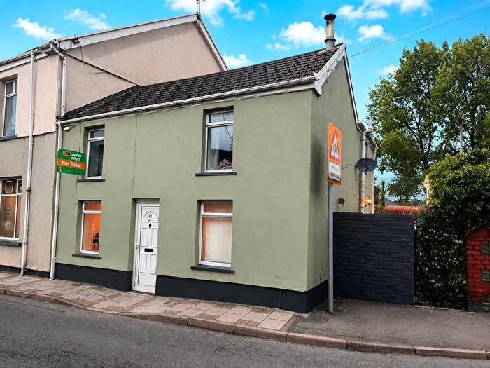 3 Bedroom End Terrace House For Sale In Bridge Street, Troedyrhiw, Merthyr Tydfil, CF48