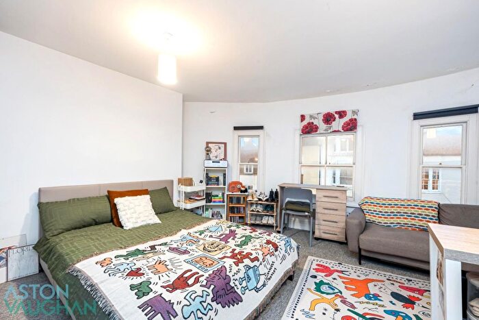 3 Bedroom Flat To Rent In / St James Street, Brighton, BN2