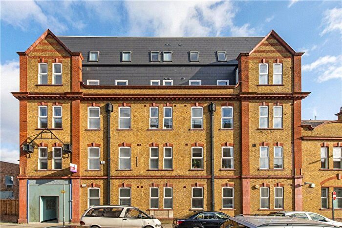 1 Bedroom Flat For Sale In Warple Way, Acton, London, W3