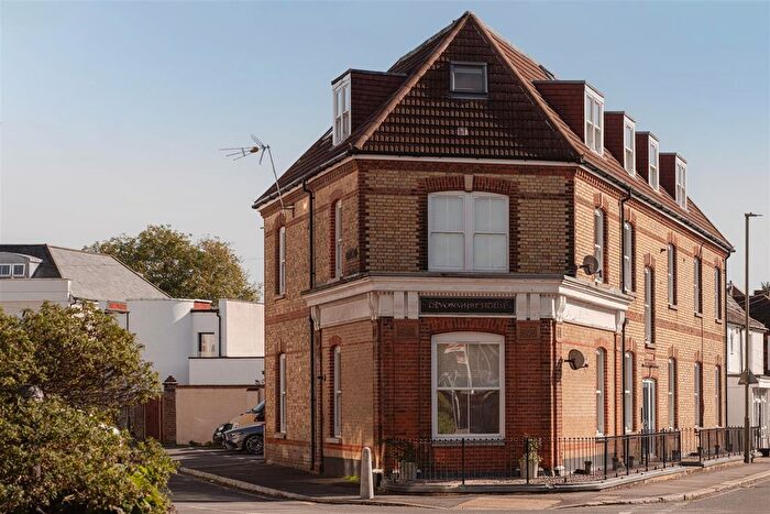 1 Bedroom Flat For Sale In Holmesdale Road, Reigate, RH2