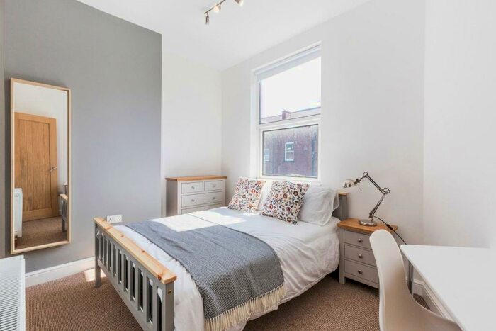 4 Bedroom Apartment To Rent In Amazing Bed Student Apartment Walking Distance To Uni, Bank Street, Lincoln, LN2