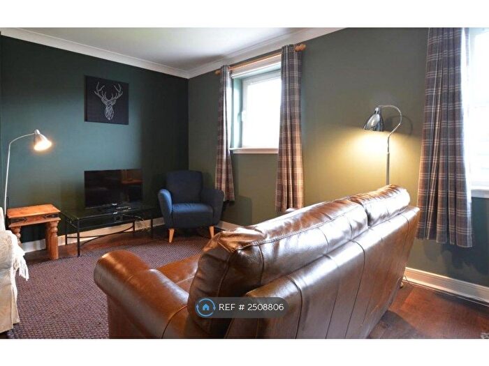 2 Bedroom Flat To Rent In Holyrood Road, Edinburgh, EH8