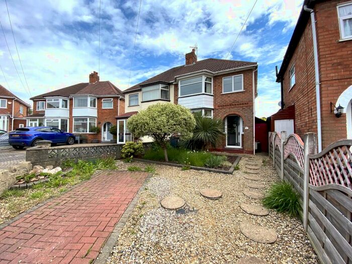 3 Bedroom Semi-Detached House To Rent In Derron Avenue, South Yardley, Birmingham, B26