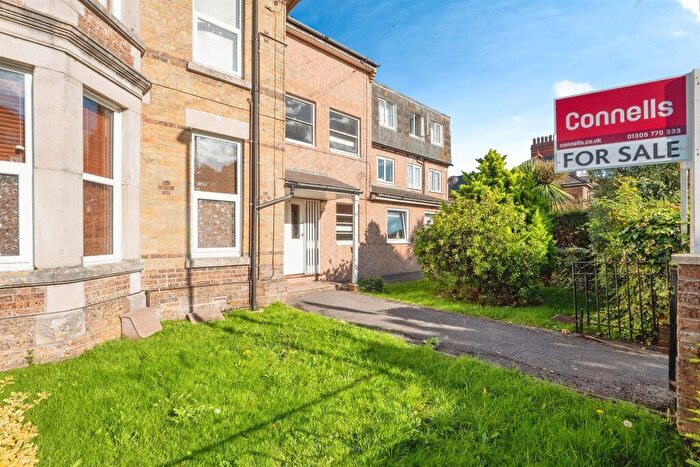 1 Bedroom Flat For Sale In Glendinning Avenue, Weymouth, DT4