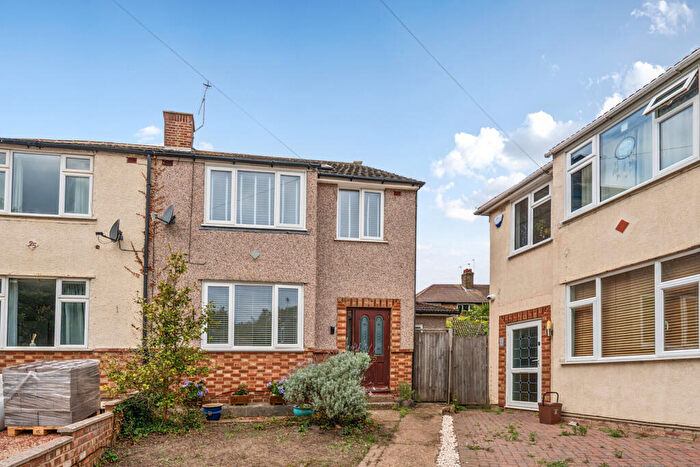 4 Bedroom Semi-Detached House For Sale In Spring Vale, Bexleyheath, DA7