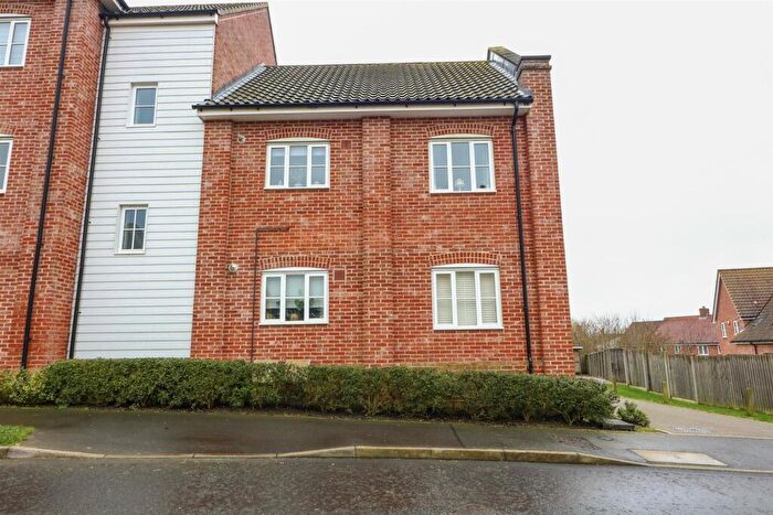 1 Bedroom Apartment For Sale In Warren Avenue, Saxmundham, IP17