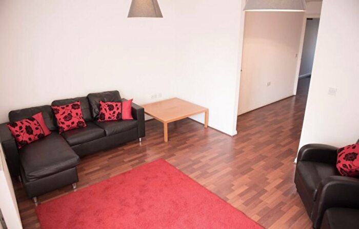 4 Bedroom Semi Detached House To Rent In Lawson Place, Dundee, DD3