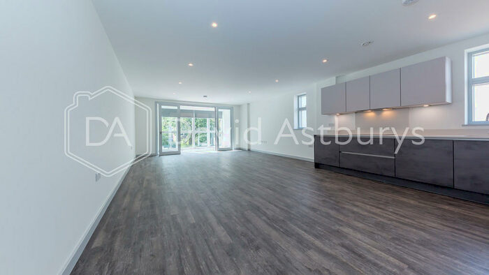 2 Bedroom Apartment To Rent In Bhail Mansions, Creighton Avenue, N10