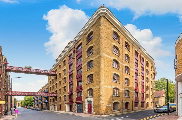 1 Bedroom Flat To Rent In Dundee Court, Wapping High Street, London, E1W