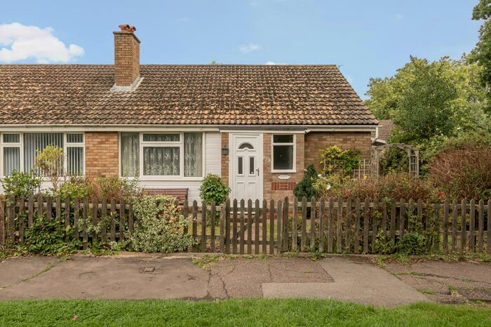 2 Bedroom Semi-Detached Bungalow To Rent In Bedgrove, Aylesbury, HP21