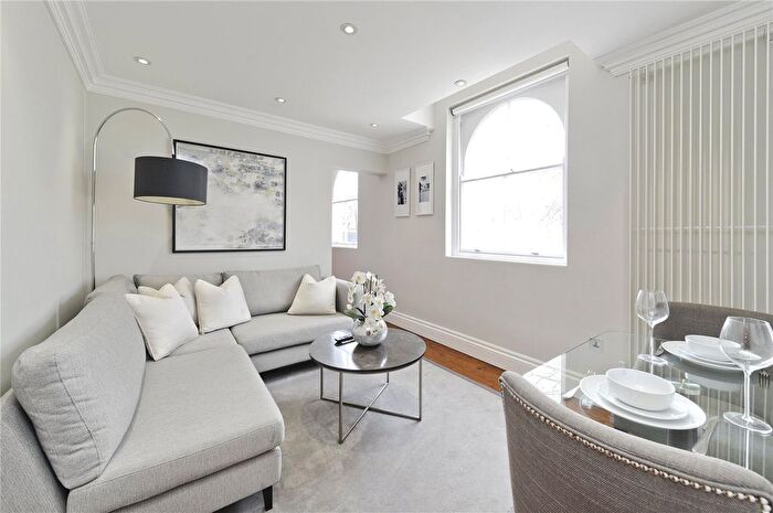 2 Bedroom Flat To Rent In Garden House, Kensington Garden Square, London, W2
