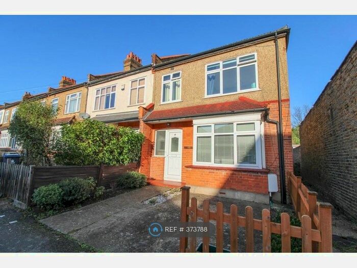 3 Bedroom End Of Terrace House To Rent In Ravenscar Road, Surbiton, KT6
