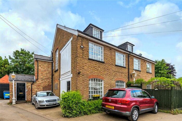 1 Bedroom Maisonette To Rent In Bridge Road, East Molesey, KT8