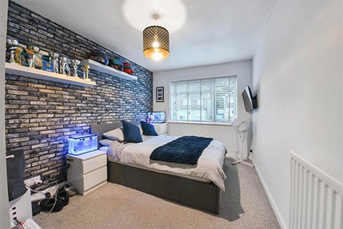 3 Bedroom Semi-Detached House For Sale In Woodlands Road, Ditton, ME20