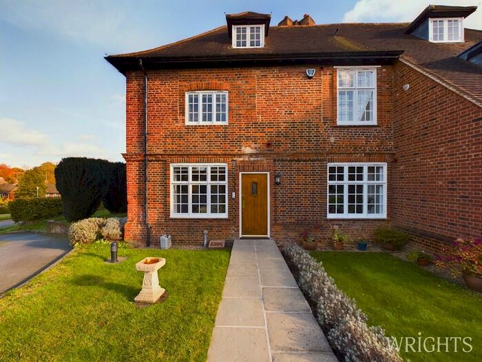 4 Bedroom Apartment To Rent In Digswell Lodge, Welwyn Garden City, AL8
