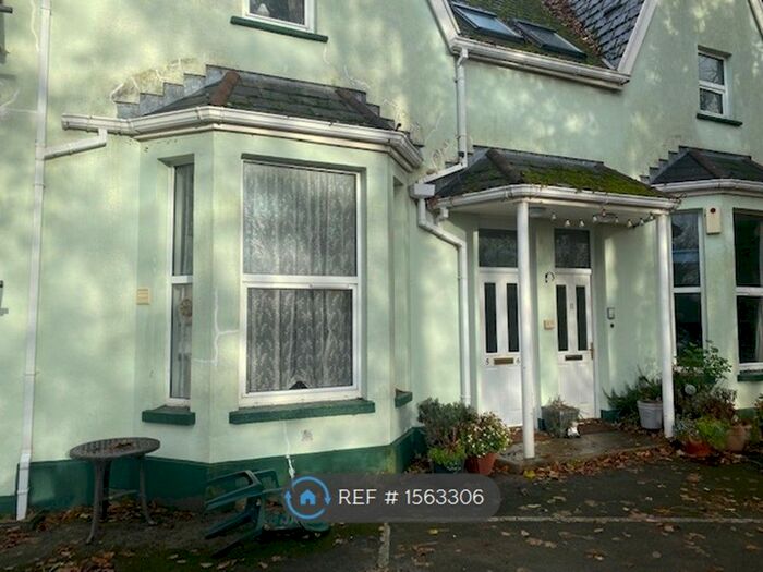 1 Bedroom Flat To Rent In Garth-Mor Court, Neath, SA11