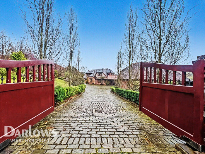 4 Bedroom Detached House For Sale In Cwrt Nant Llwynog, Treharris, CF46