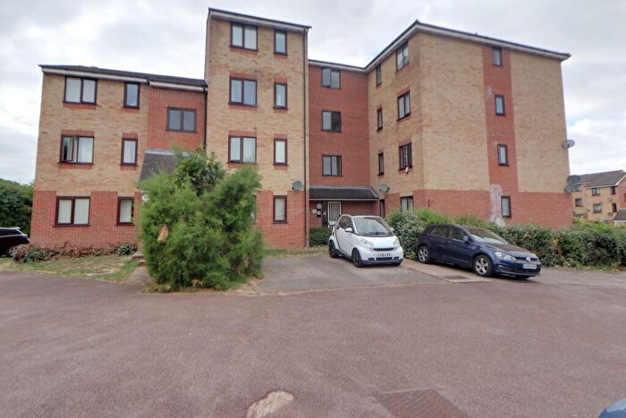 Studio For Sale In Prestatyn Close, Stevenage, Hertfordshire, SG1