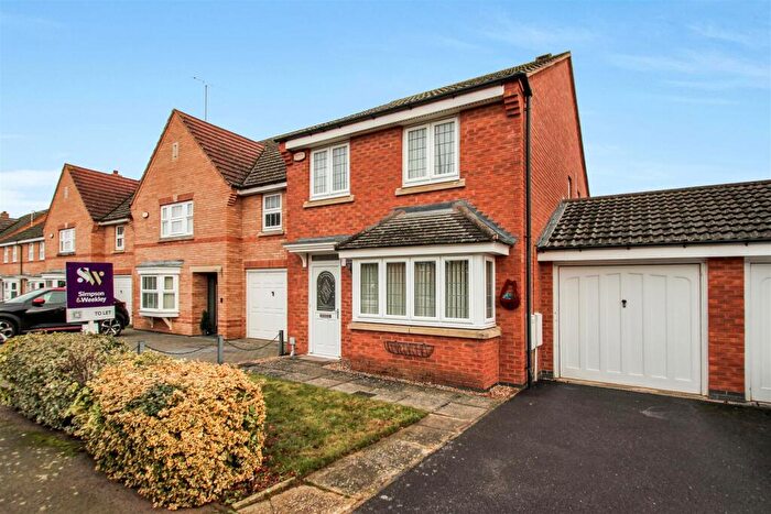 3 Bedroom Link Detached House To Rent In Sunningdale Drive, Rushden, NN10