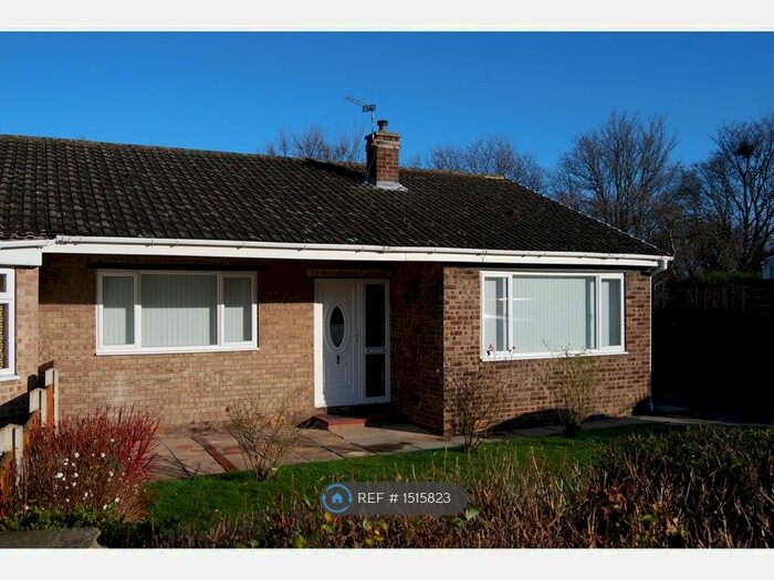 2 Bedroom Bungalow To Rent In Woodlands Crescent, Hemsworth, WF9