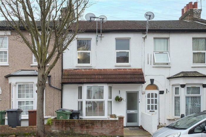 1 Bedroom Flat To Rent In Melford Road, Walthamstow, London, E17
