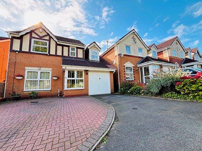 4 Bedroom Detached House For Sale In Small Close, Smethwick, West Midlands, B67
