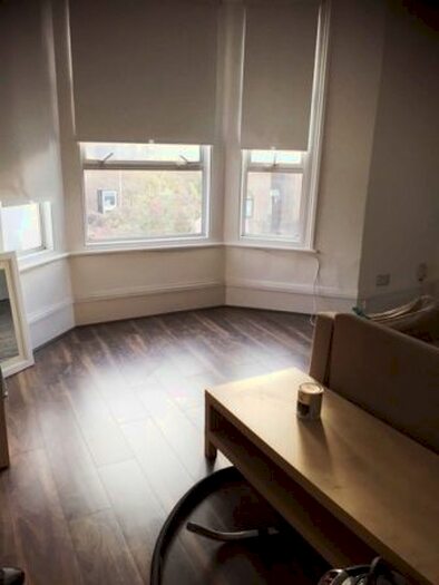 3 Bedroom Flat To Rent In Ham Park Road, London, E7
