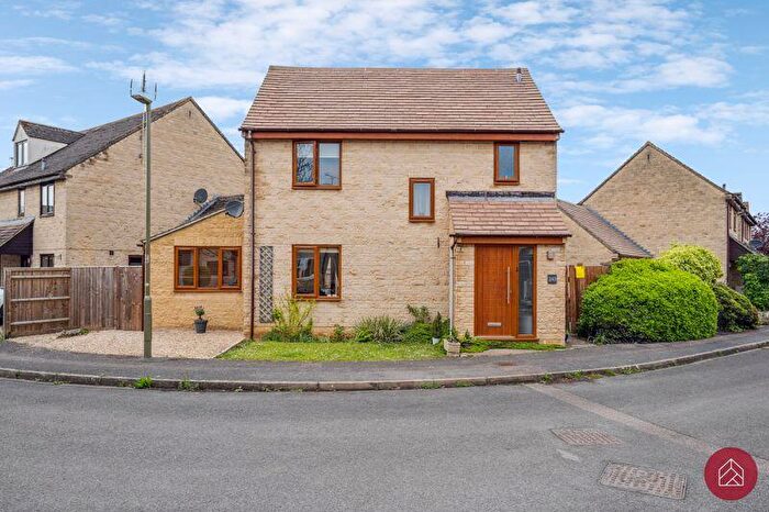 3 Bedroom Detached House For Sale In Manor Road, Witney, OX28