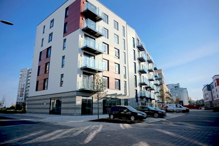 2 Bedroom Flat To Rent In Admiralty Court, Ghillingham, ME7