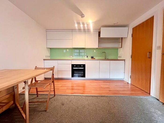 2 Bedroom Flat To Rent In West Street, Sheffield, S1