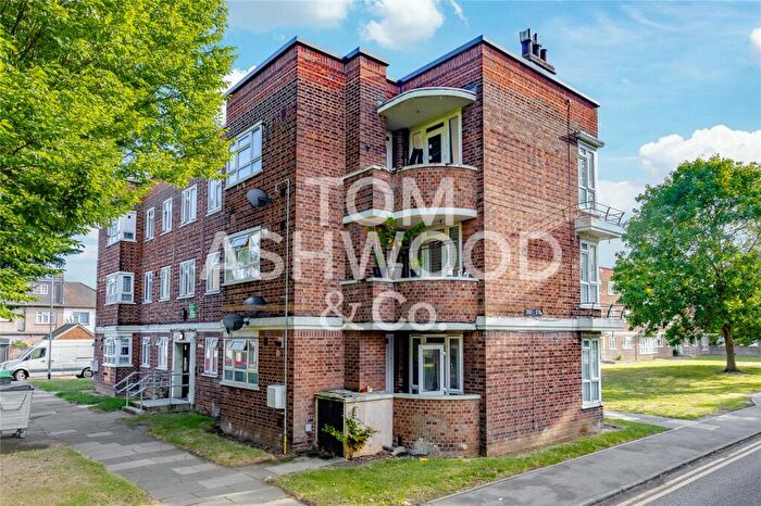 2 Bedroom Apartment For Sale In Longbridge Road, Barking, IG11
