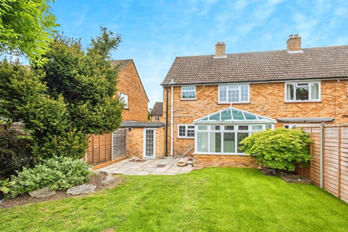 3 Bedroom Semi-Detached House For Sale In Fitzcount Way, Wallingford, OX10