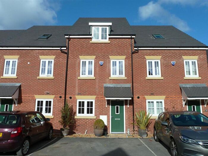 4 Bedroom Property To Rent In Hornbeam Close, Stockport, SK2